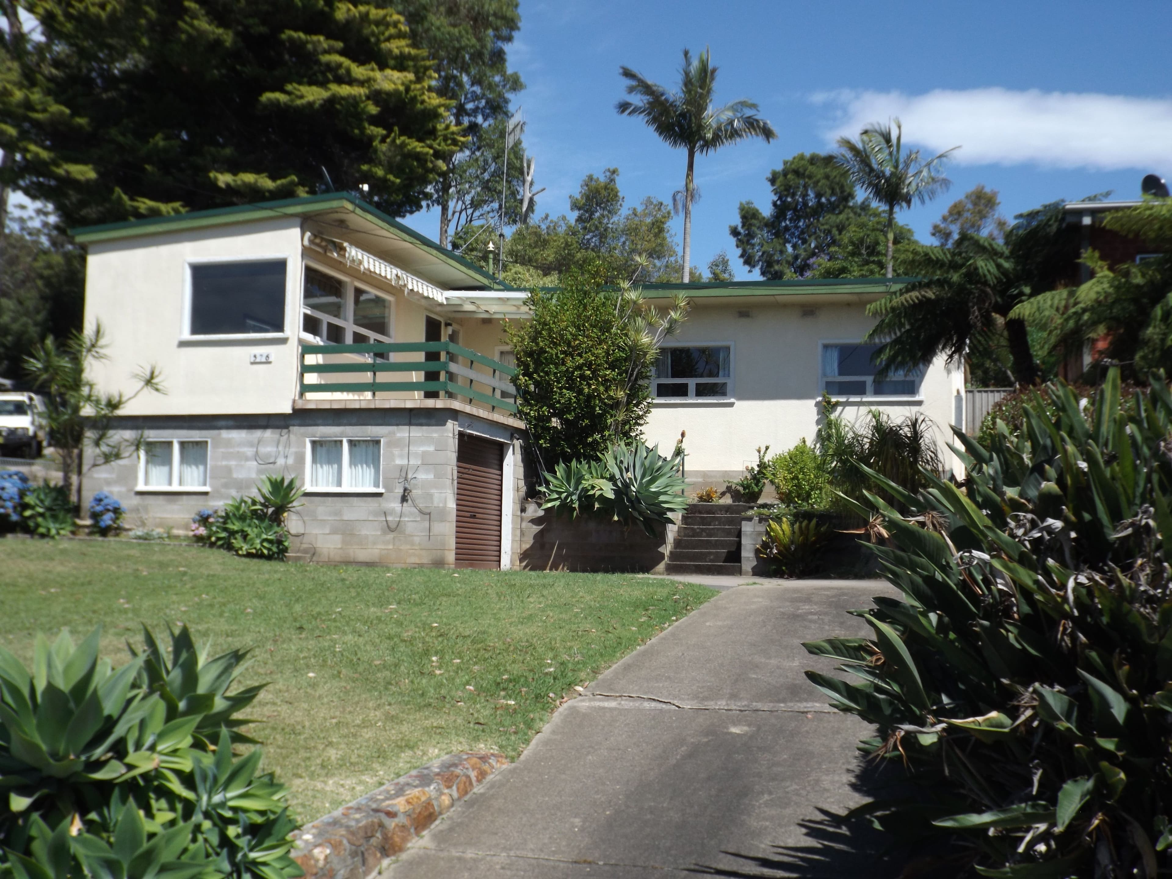 576 Beach Road, Denhams Beach - Image 1