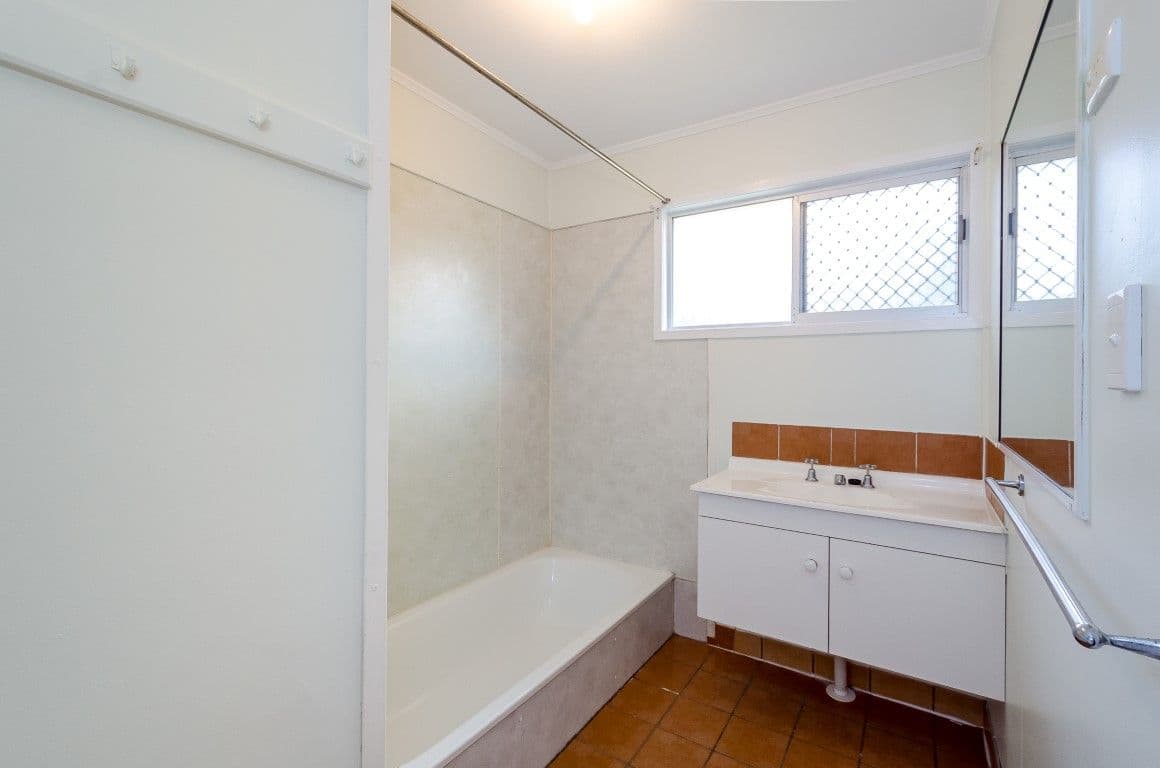 61 Squire Street, Toolooa QLD 4680, Toolooa - Thumbnail 8