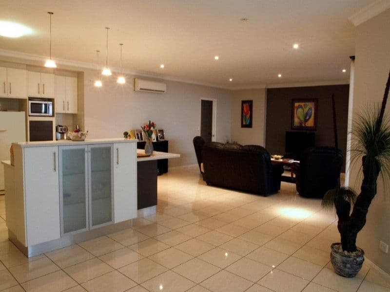 121 Aberdeen Street, MIDDLE RIDGE QLD 4350, Middle Ridge - Thumbnail 3