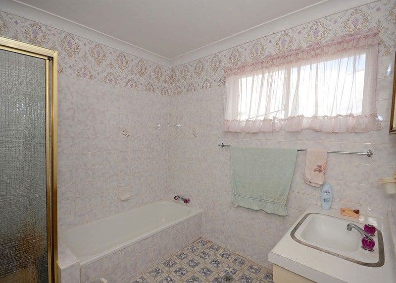 30 Hillcrest Avenue, SCARNESS QLD 4655, Scarness - Thumbnail 4
