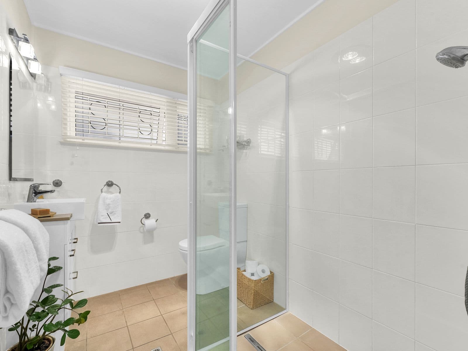 104 Oriel Road, Clayfield QLD 4011, Clayfield - Thumbnail 5