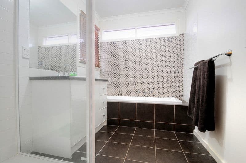 58  Hallmark Road, MORDIALLOC VIC 3195, Mordialloc - Thumbnail 7