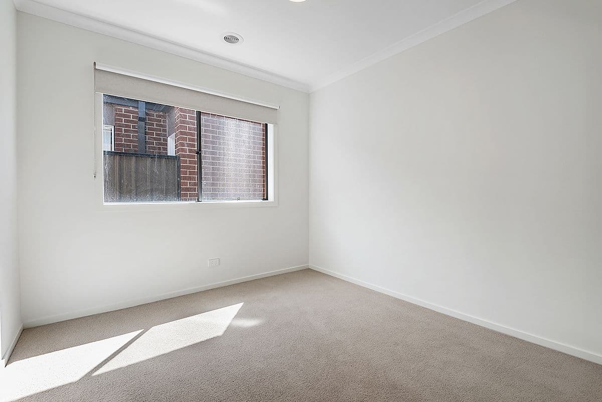 17 Featherwood Crescent, Craigieburn VIC 3064, Craigieburn - Thumbnail 8