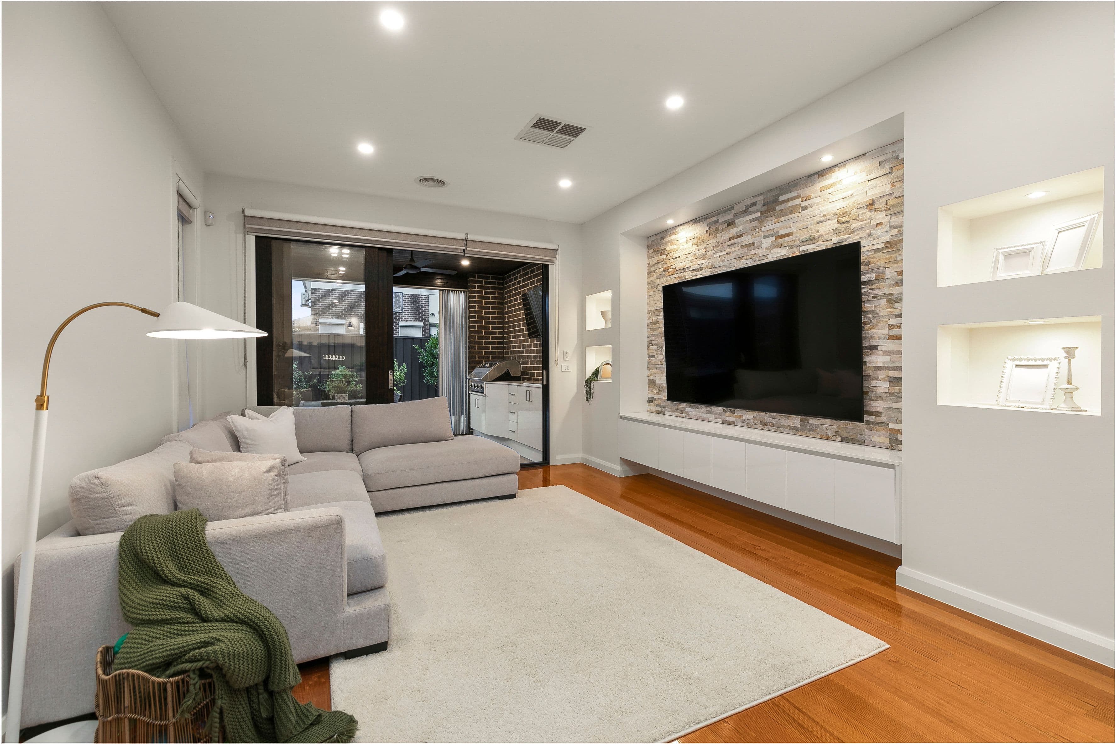 20 Emblem Way, Craigieburn VIC 3064, Craigieburn - Thumbnail 2