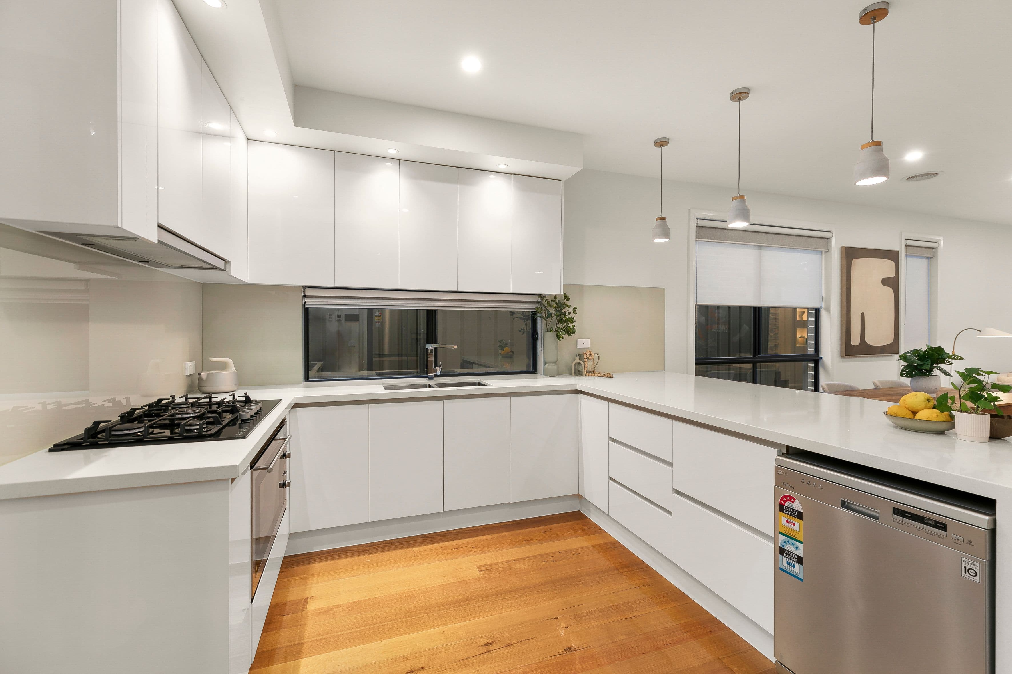20 Emblem Way, Craigieburn VIC 3064, Craigieburn - Thumbnail 3