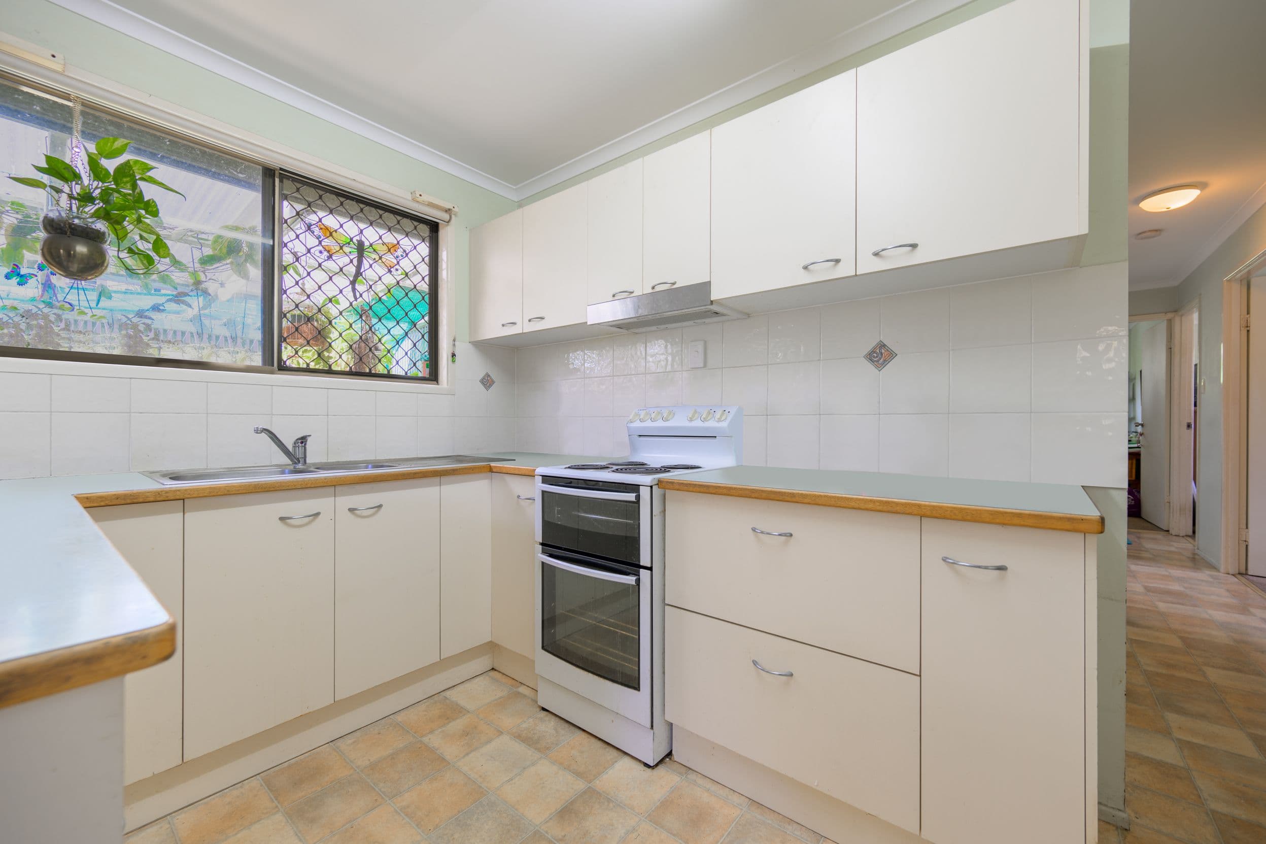 28 Wilga Street, Kin Kora QLD 4680, Kin Kora - Thumbnail 2