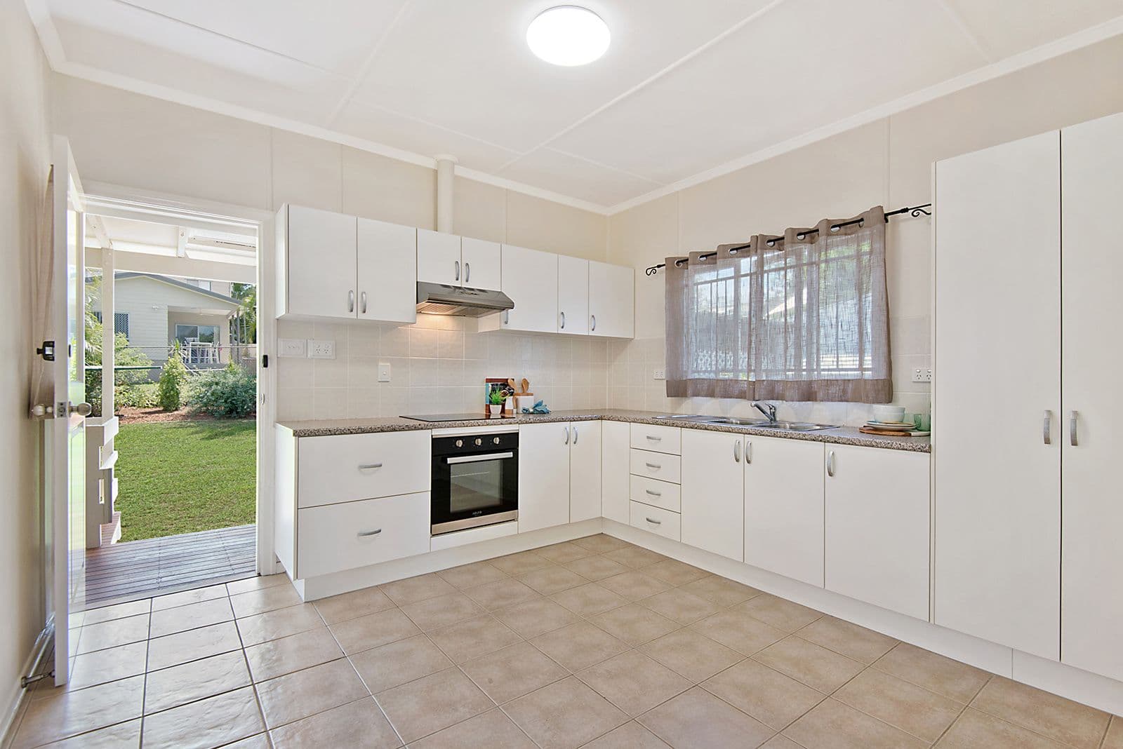 94 Lindwall Street, Upper Mount Gravatt QLD 4122, Upper Mount Gravatt - Thumbnail 3