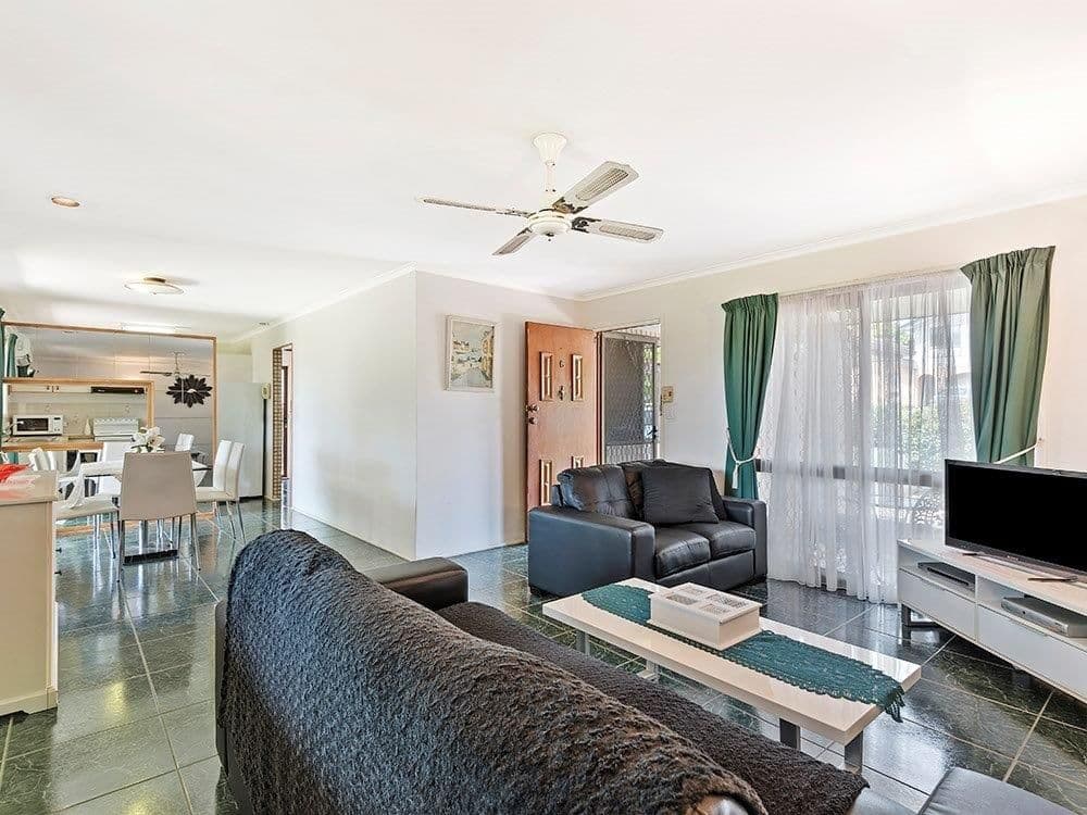 6 Whitfield Avenue, Springwood QLD 4127, Springwood - Thumbnail 3