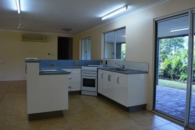 26 Hawthorn Street, Blackall QLD 4472, Blackall - Thumbnail 2