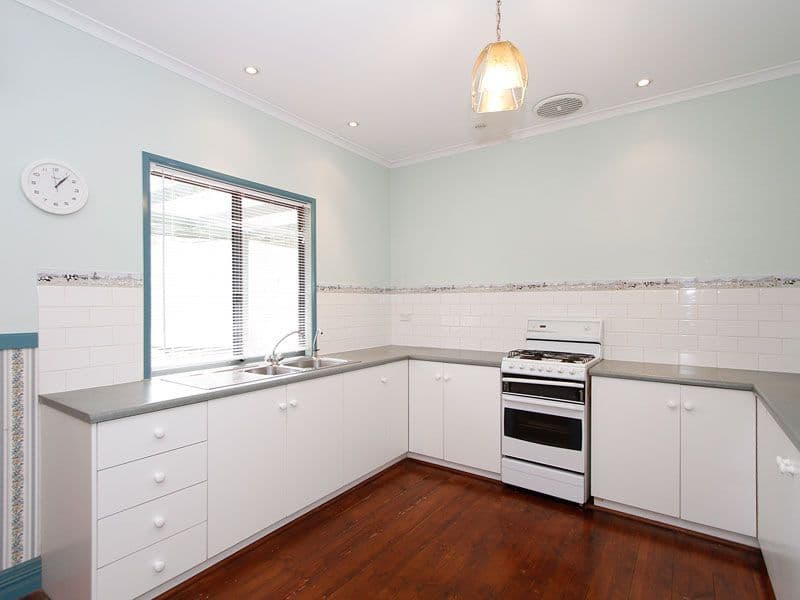 11 Deemster Avenue, CHRISTIES BEACH SA 5165, Christies Beach - Thumbnail 3
