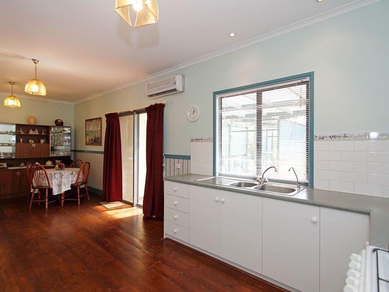 11 Deemster Avenue, CHRISTIES BEACH SA 5165, Christies Beach - Thumbnail 6