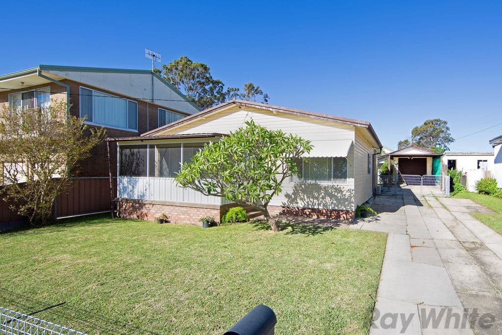3 Leonard Avenue, Toukley - Image 1