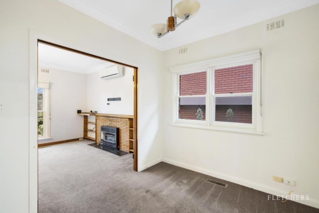 8 Milton Crescent, Box Hill South - Thumbnail 3