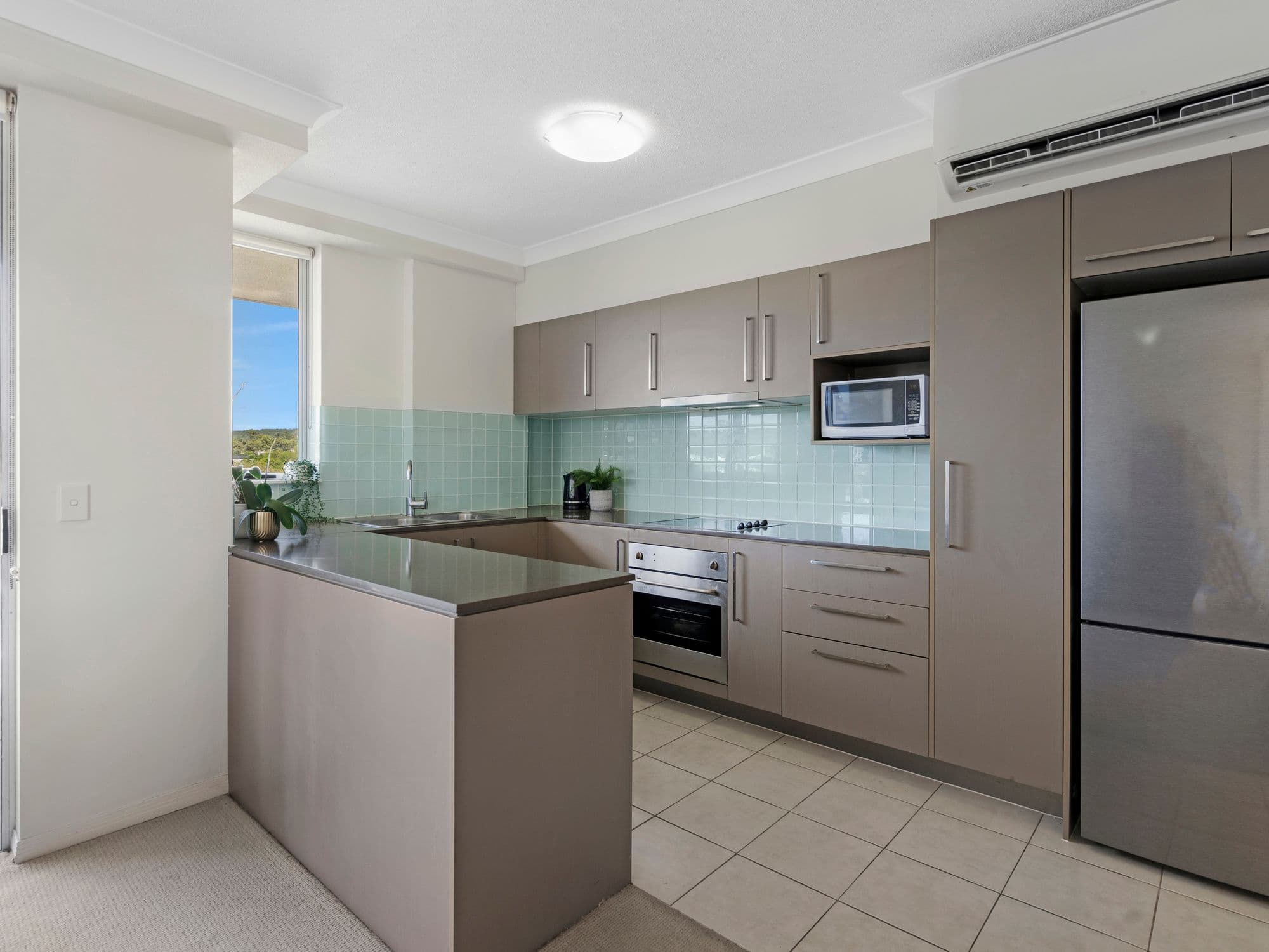 12-14 Executive Drive, Burleigh Waters QLD 4220, Burleigh Waters - Thumbnail 2