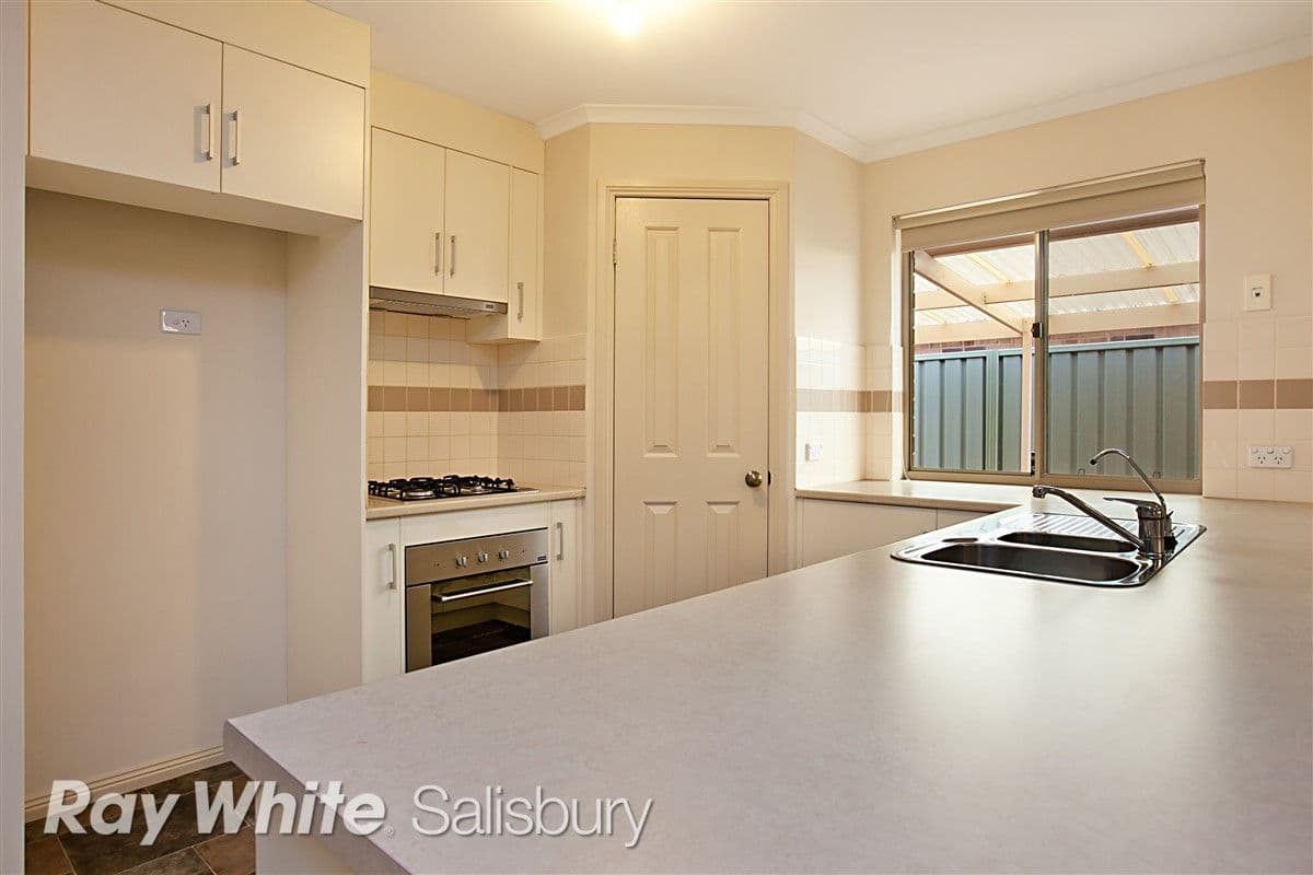 5 Oxford Court, Elizabeth Park SA 5113, Elizabeth Park - Thumbnail 2