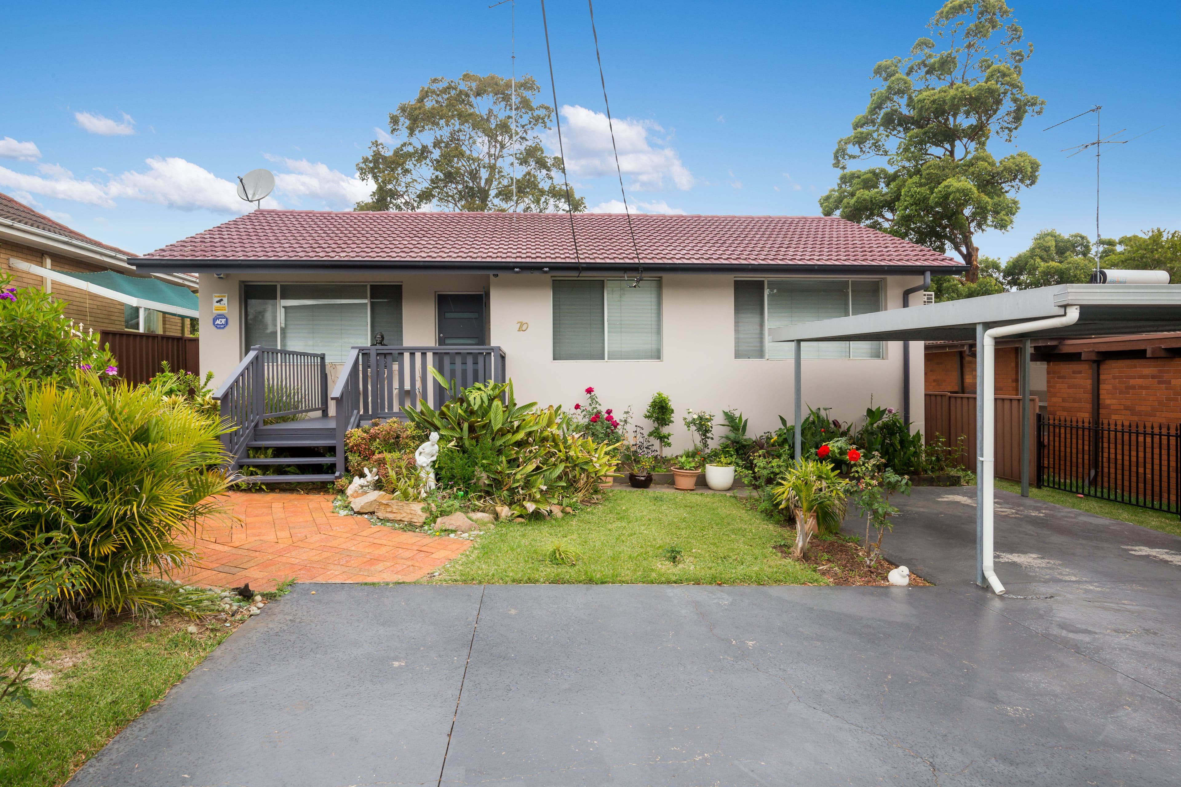 70 Gibbon Road, Winston Hills - Thumbnail 2