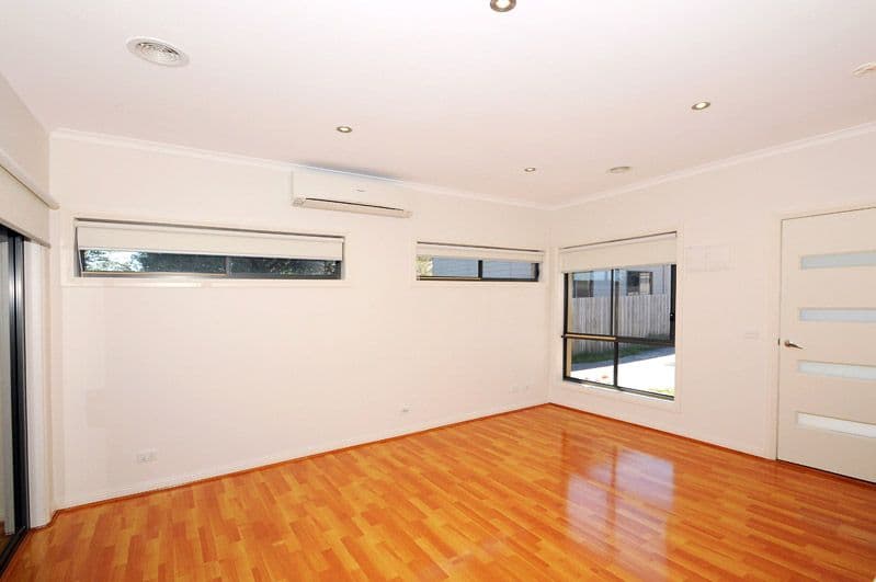 38 Rosemary Crescent, Frankston North VIC 3200, Frankston North - Thumbnail 3