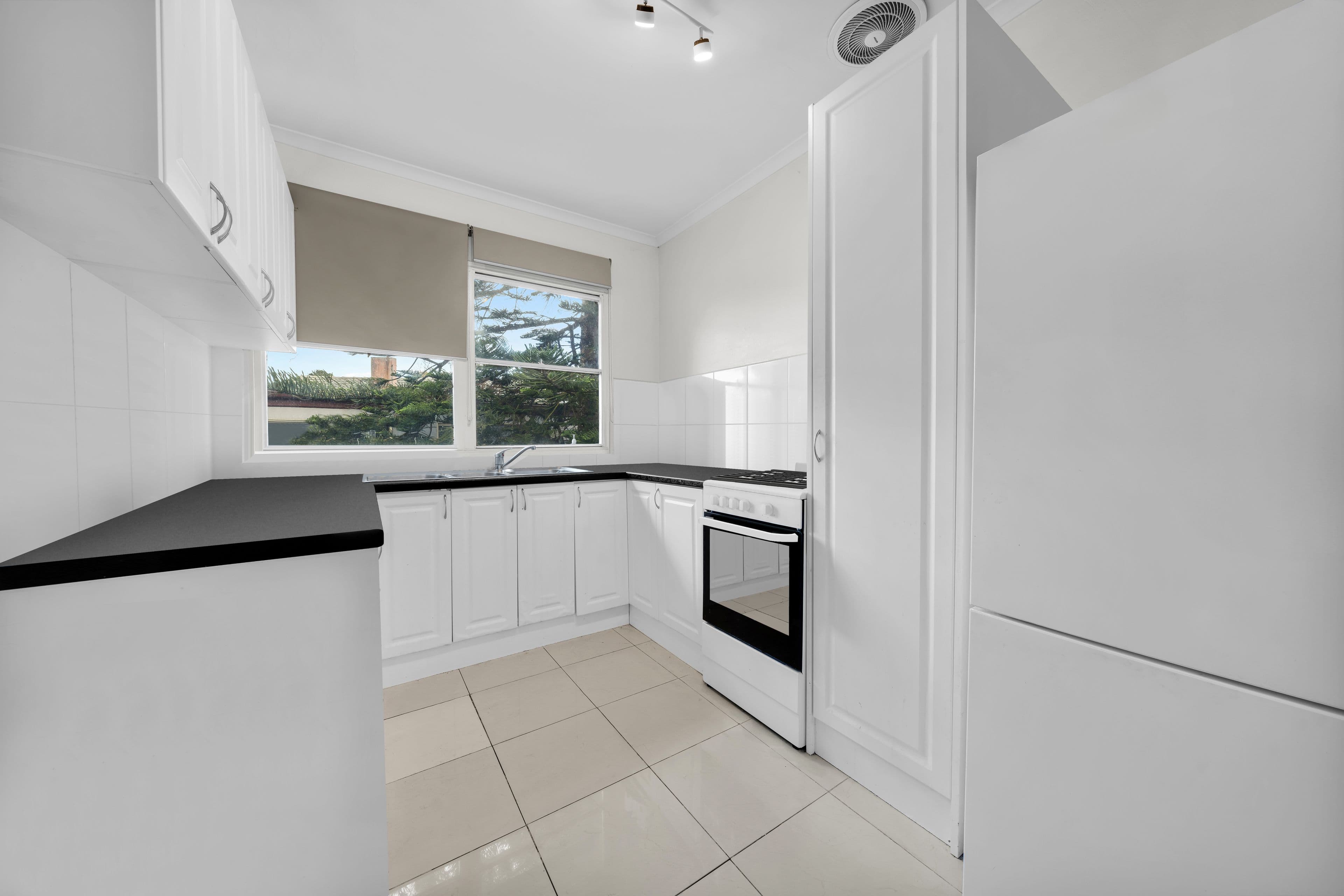 10 Norfolk Crescent, Frankston North VIC 3200, Frankston North - Thumbnail 4