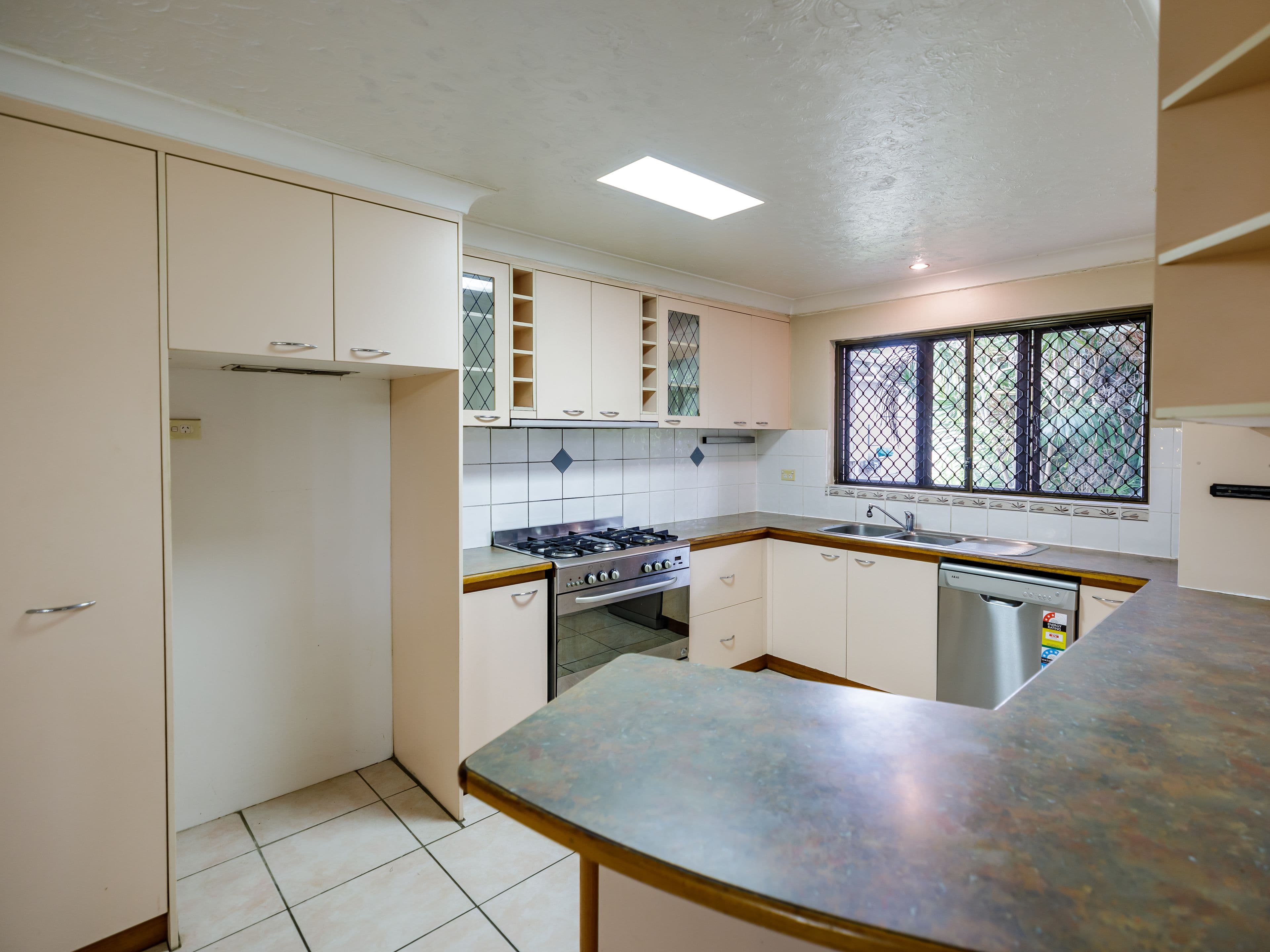 27 Duggan Drive, Alligator Creek QLD 4816, Alligator Creek - Thumbnail 3