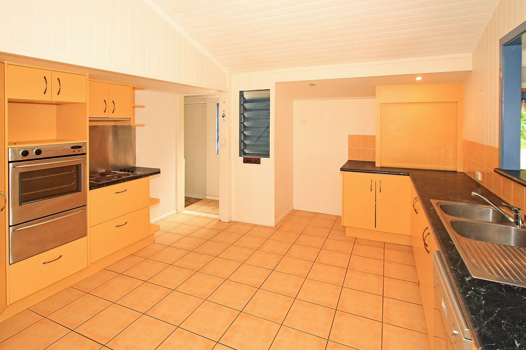 7 Raymond Terrace, YEPPOON QLD 4703, Yeppoon - Thumbnail 3