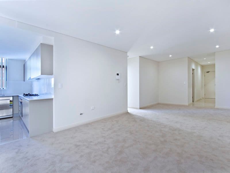 10-18 Robertson Street, SUTHERLAND NSW 2232, Sutherland - Thumbnail 2
