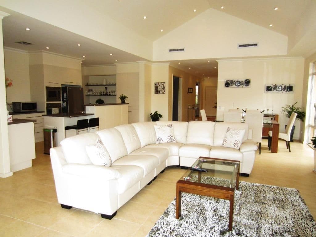 82 Lloyd Street, Heidelberg Heights, Heidelberg Heights - Thumbnail 3