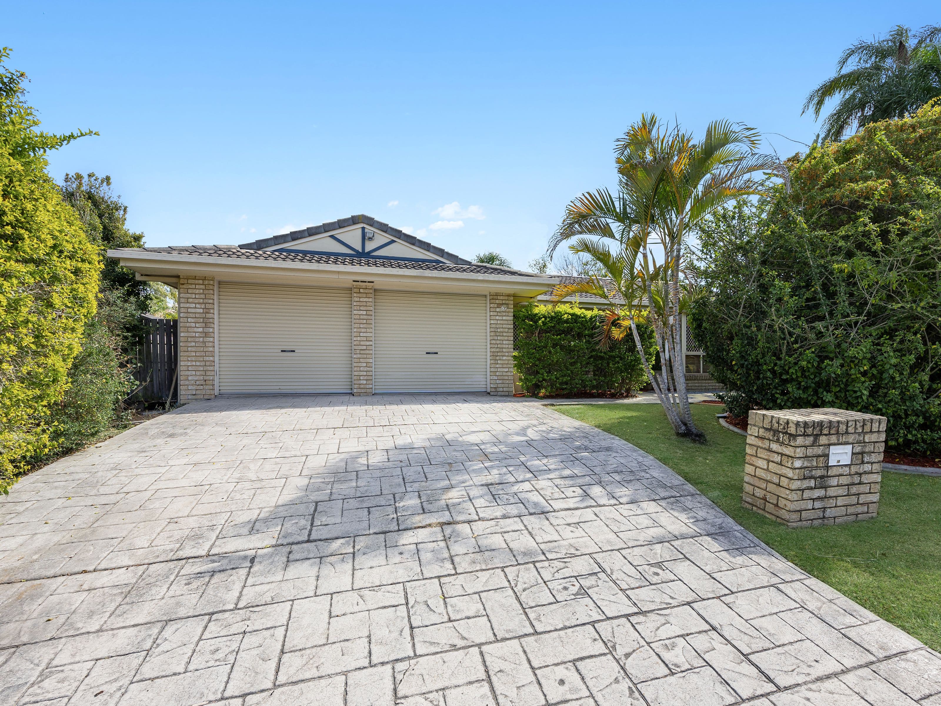 10 Hillcrest Place, Flinders View QLD 4305, Flinders View - Image 1