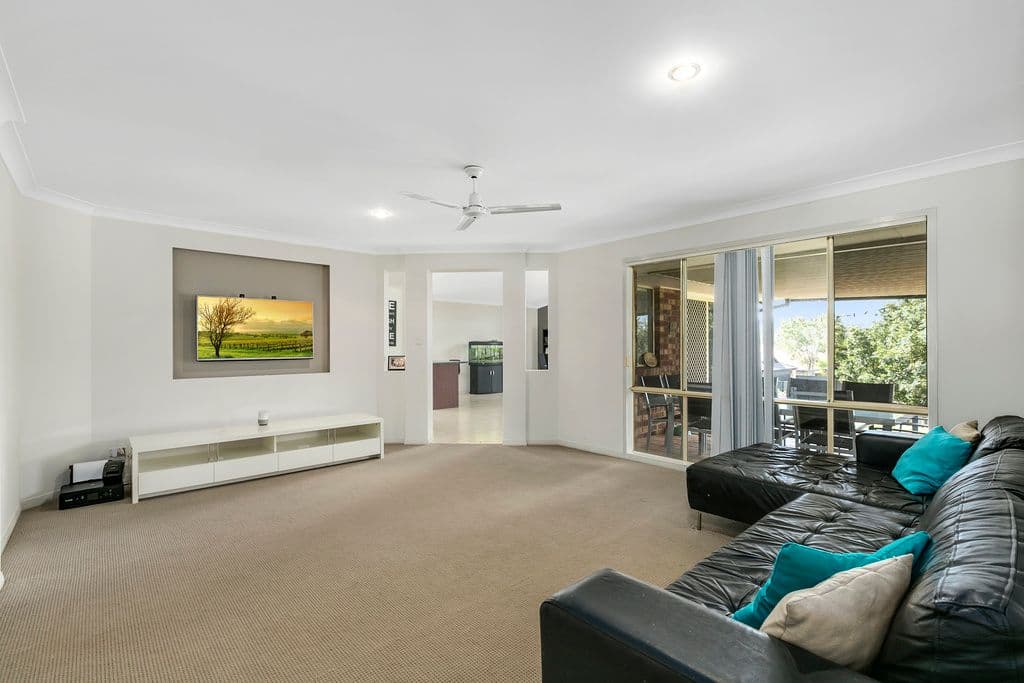 15 Easter Crescent, Pacific Pines QLD 4211, Pacific Pines - Thumbnail 2