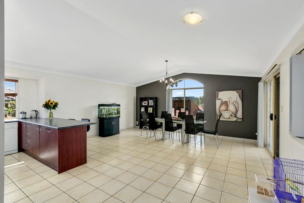 15 Easter Crescent, Pacific Pines QLD 4211, Pacific Pines - Thumbnail 4