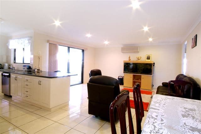 10  Scullin Street, MIDDLE RIDGE QLD 4350, Middle Ridge - Thumbnail 4