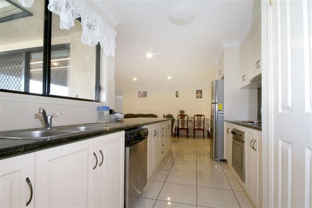 10  Scullin Street, MIDDLE RIDGE QLD 4350, Middle Ridge - Thumbnail 5
