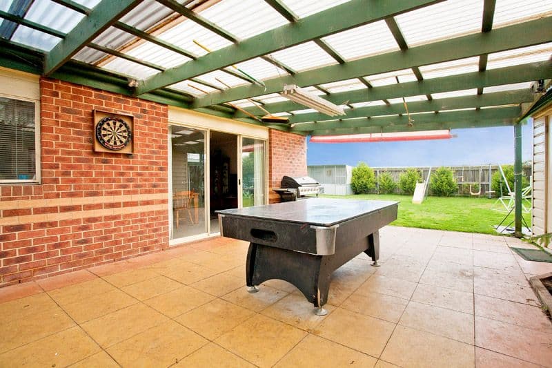 18 Carbine Drive, ST ALBANS PARK VIC 3219, St Albans Park - Thumbnail 4