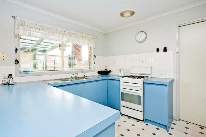 18 Carbine Drive, ST ALBANS PARK VIC 3219, St Albans Park - Thumbnail 5