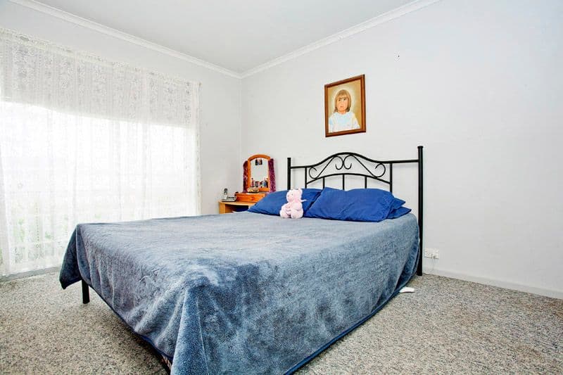 18 Carbine Drive, ST ALBANS PARK VIC 3219, St Albans Park - Thumbnail 8