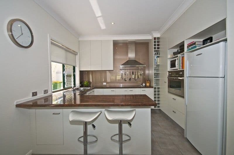 10 Steyning Court, ARUNDEL QLD 4214, Arundel - Thumbnail 7