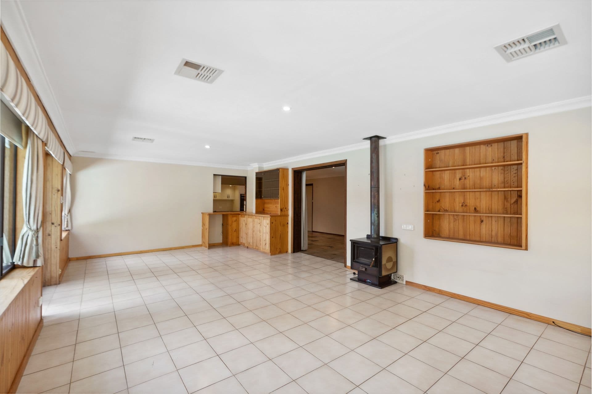 22 Gunbar Way, Kalamunda WA 6076, Kalamunda - Thumbnail 4