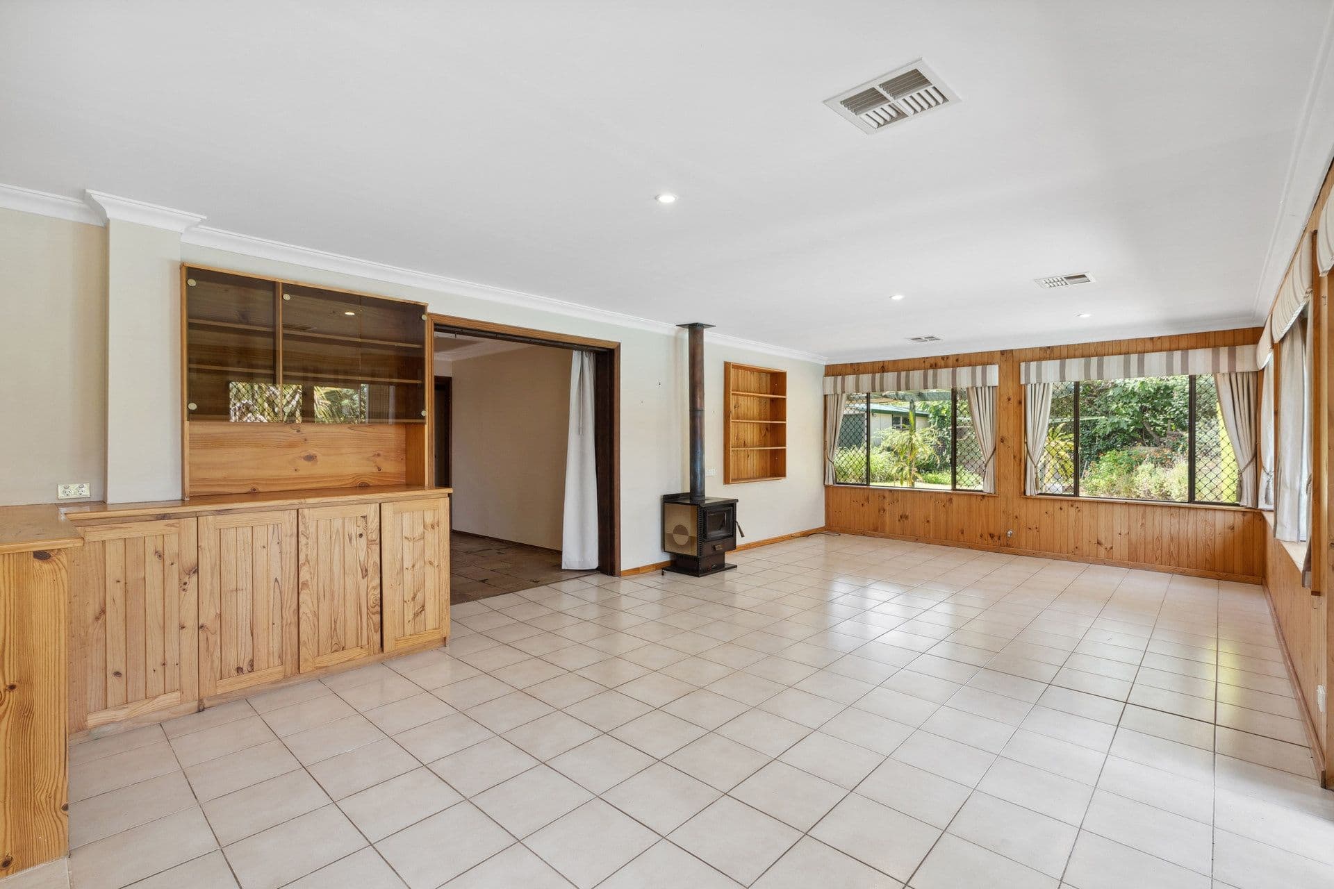 22 Gunbar Way, Kalamunda WA 6076, Kalamunda - Thumbnail 5