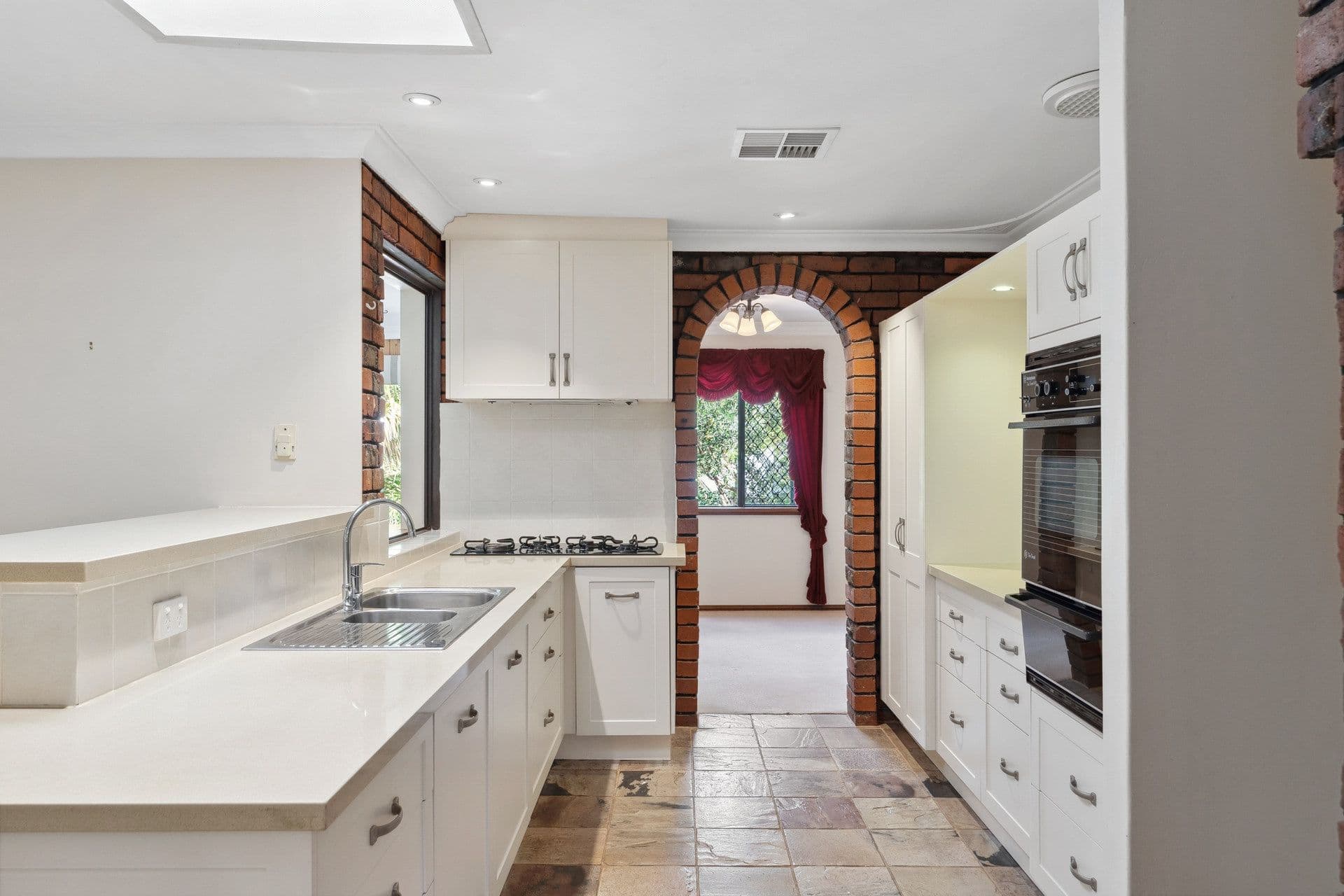 22 Gunbar Way, Kalamunda WA 6076, Kalamunda - Thumbnail 7