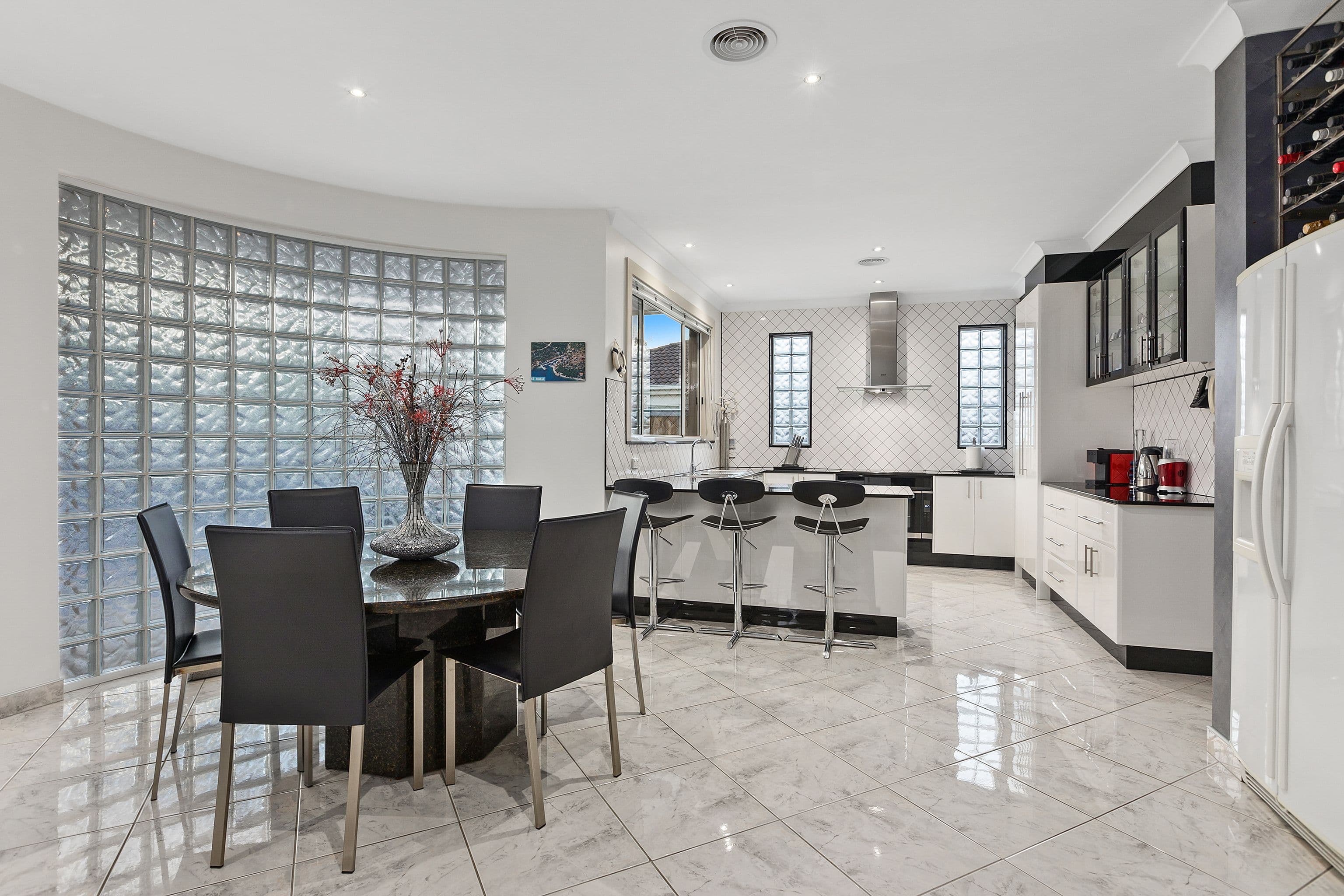 8 Carpentaria Court, Aspendale Gardens VIC 3195, Aspendale Gardens - Thumbnail 2