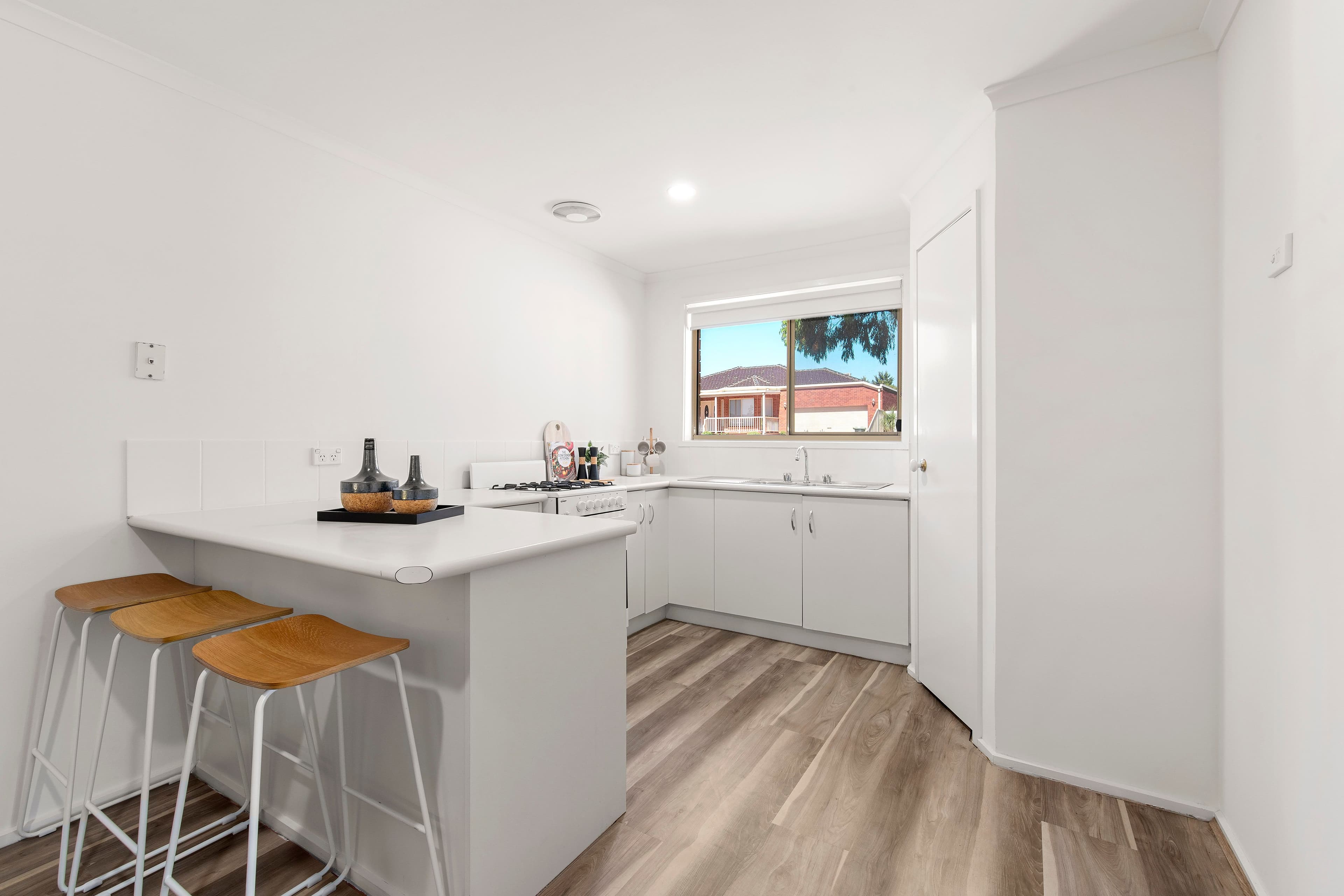 27 Buick Crescent, Mill Park VIC 3082, Mill Park - Thumbnail 2