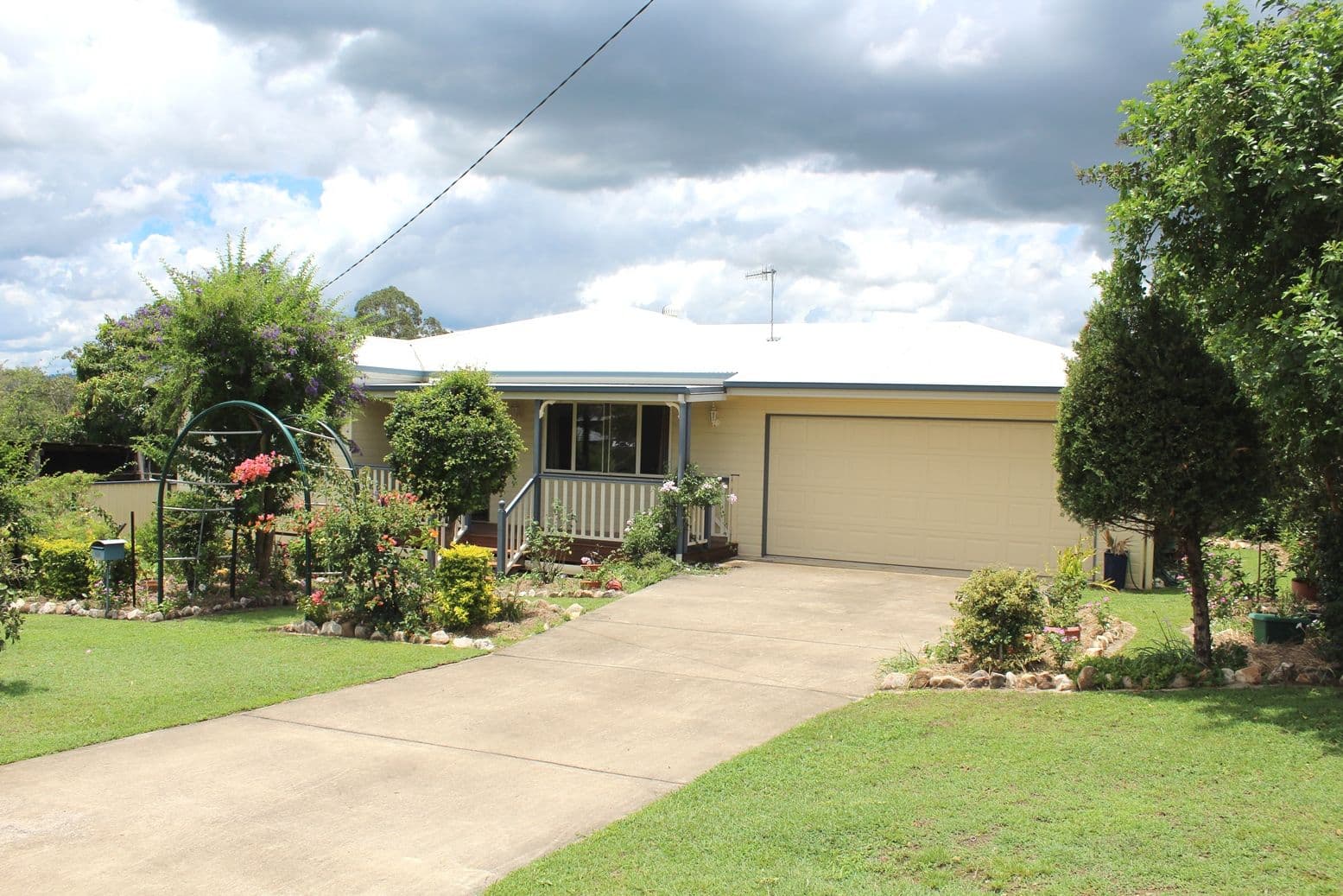 14 Abbotsford Street, Toogoolawah QLD 4313, Toogoolawah - Image 1