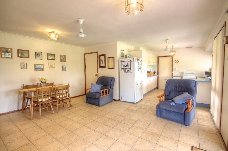 33 ISLANDVIEW Street, BARELLAN POINT QLD 4306, Barellan Point - Thumbnail 4