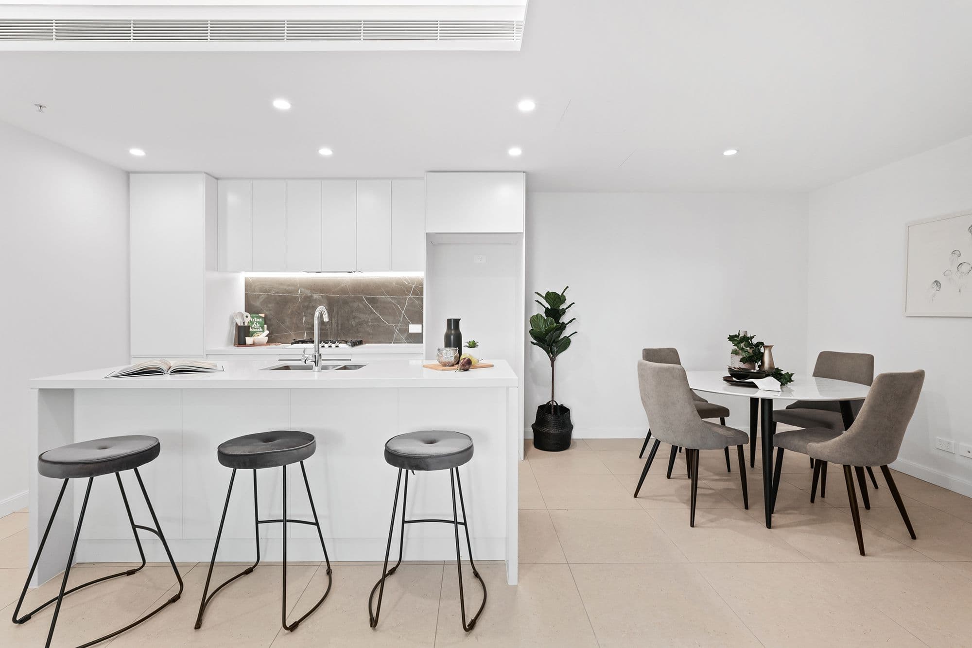 7 Oscar Street, Chatswood NSW 2067, Chatswood - Thumbnail 2
