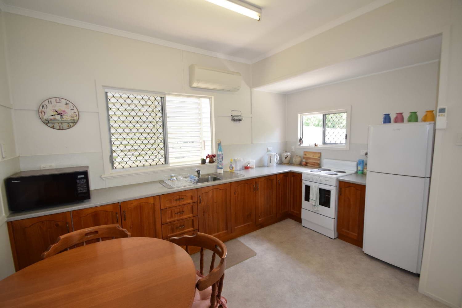 13 Adelaide Street, Esk QLD 4312, Esk - Thumbnail 2