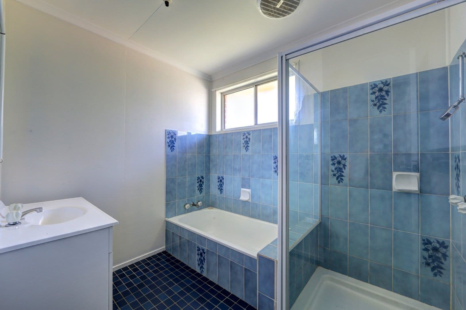 4 Archer Court, AVENELL HEIGHTS QLD 4670, Avenell Heights - Thumbnail 3