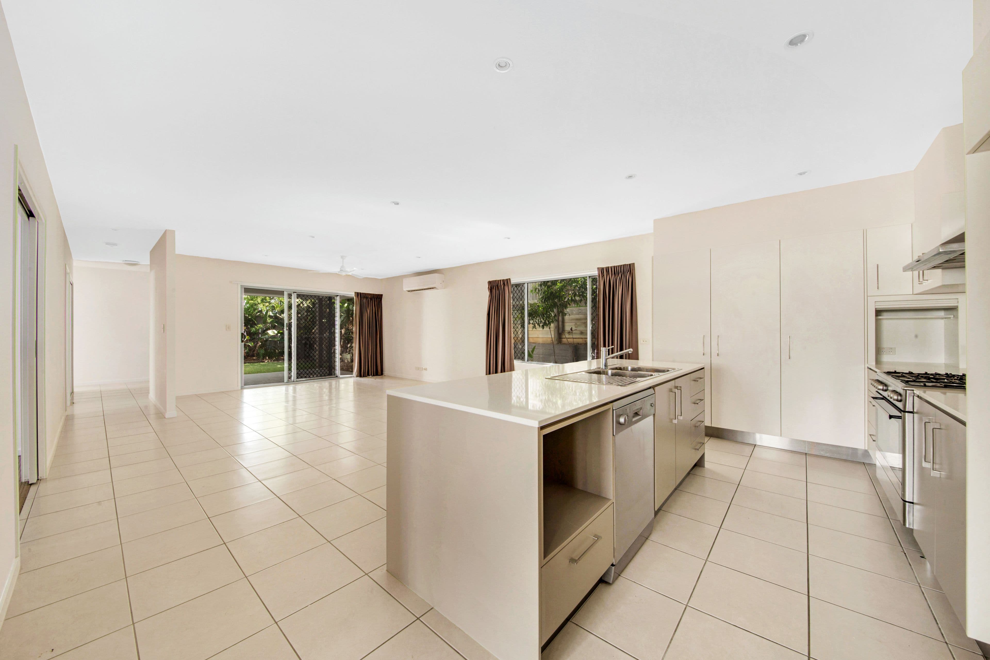 9 Namadgi Terrace, New Auckland QLD 4680, New Auckland - Thumbnail 3