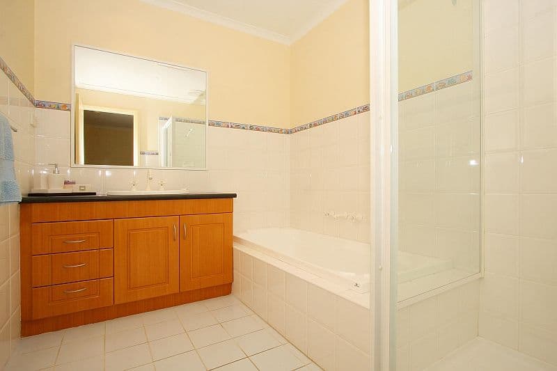 10 Belmont Way, MILL PARK VIC 3082, Mill Park - Thumbnail 6