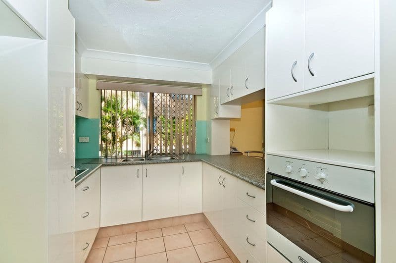10 Twelfth Avenue, PALM BEACH QLD 4221, Palm Beach - Thumbnail 4