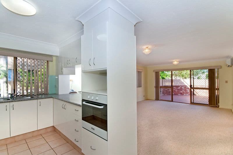 10 Twelfth Avenue, PALM BEACH QLD 4221, Palm Beach - Thumbnail 5
