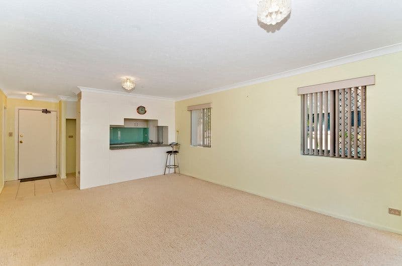 10 Twelfth Avenue, PALM BEACH QLD 4221, Palm Beach - Thumbnail 6